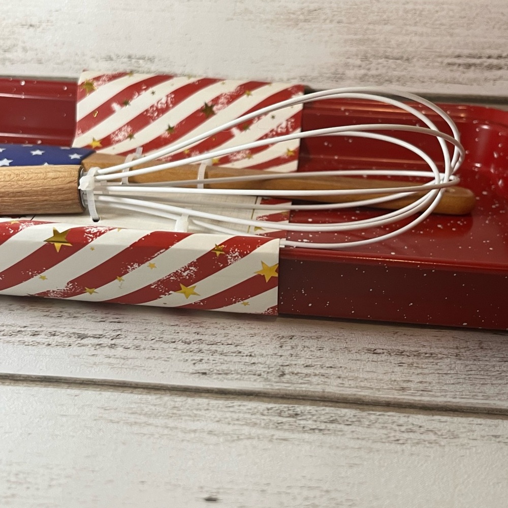 ๐3/$20 or $10 bake set patriotic design - Picture 2 of 3